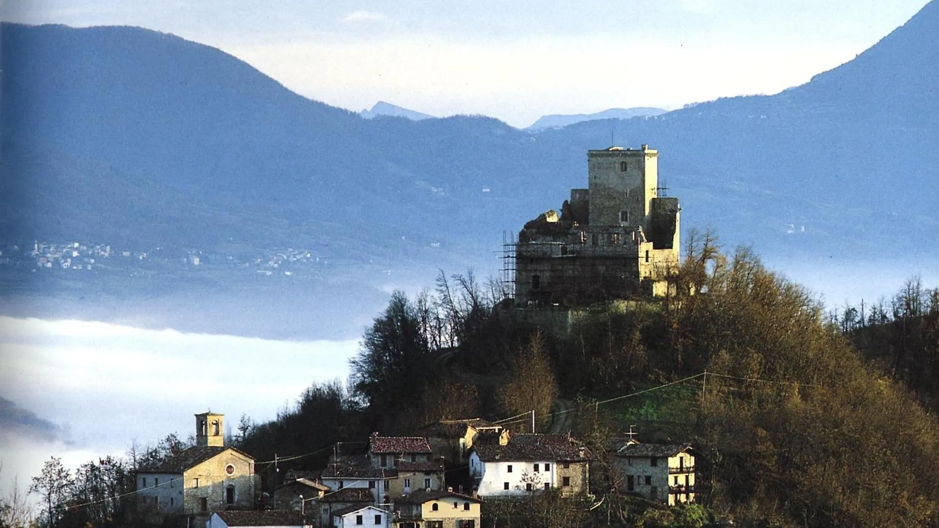 Casavacanzedezza Montecalvo Versiggia Italia